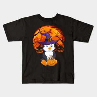 Penguin pumpkin witch Kids T-Shirt